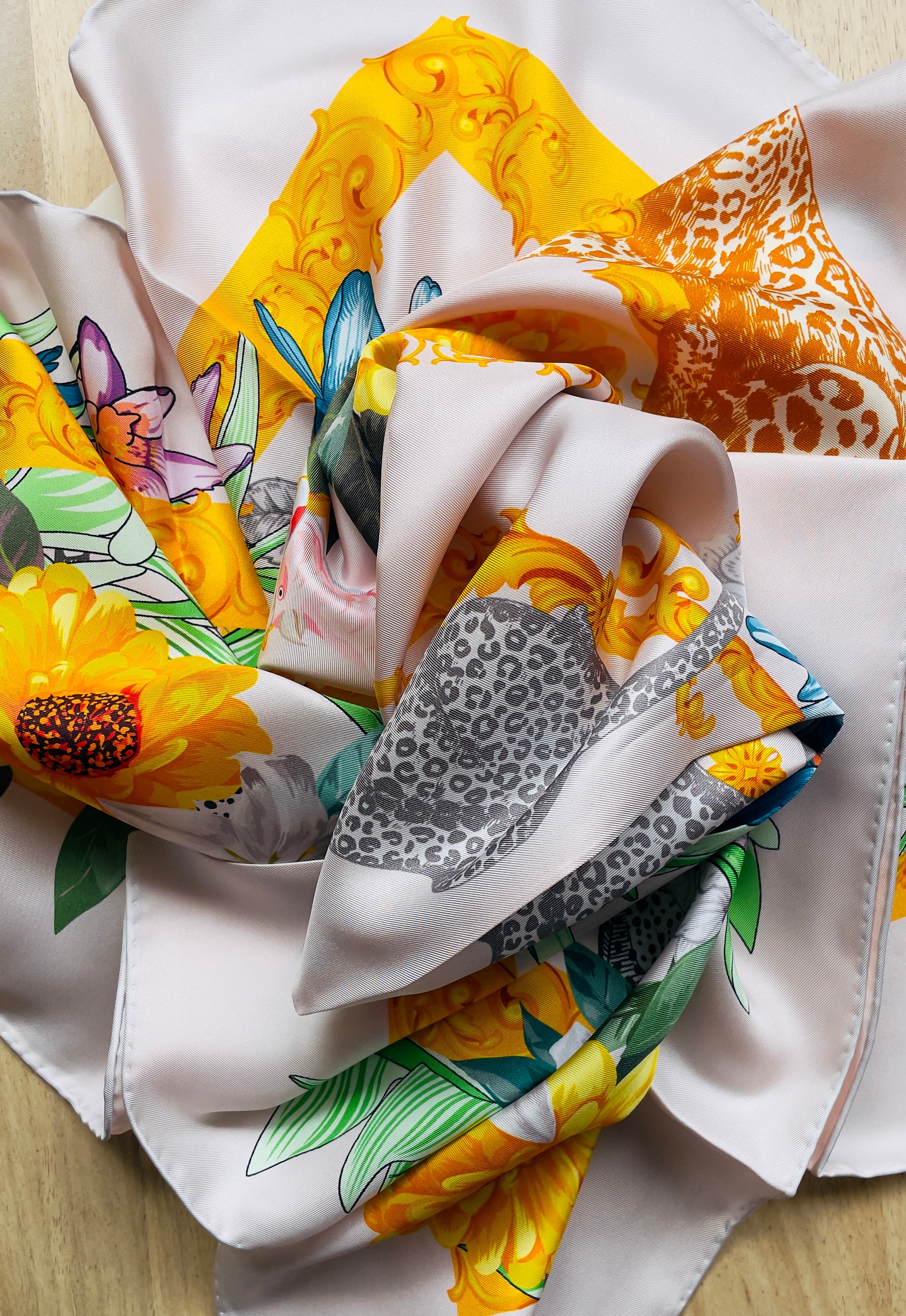 wild -grace-carré-silk-scarf-close up image 2
