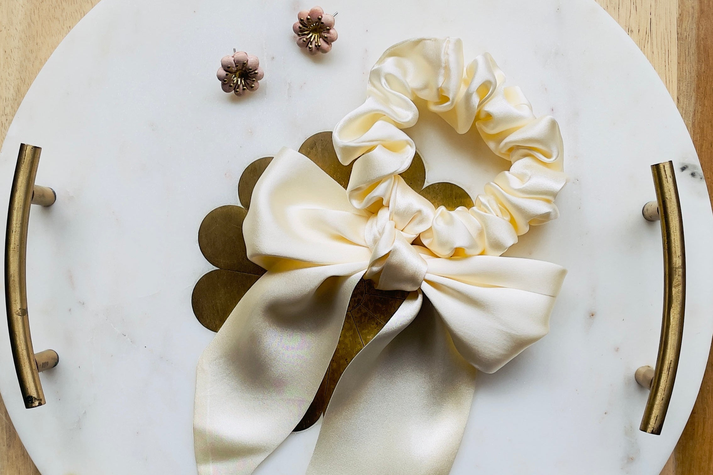 Bowtique Silk Scrunchie Off White