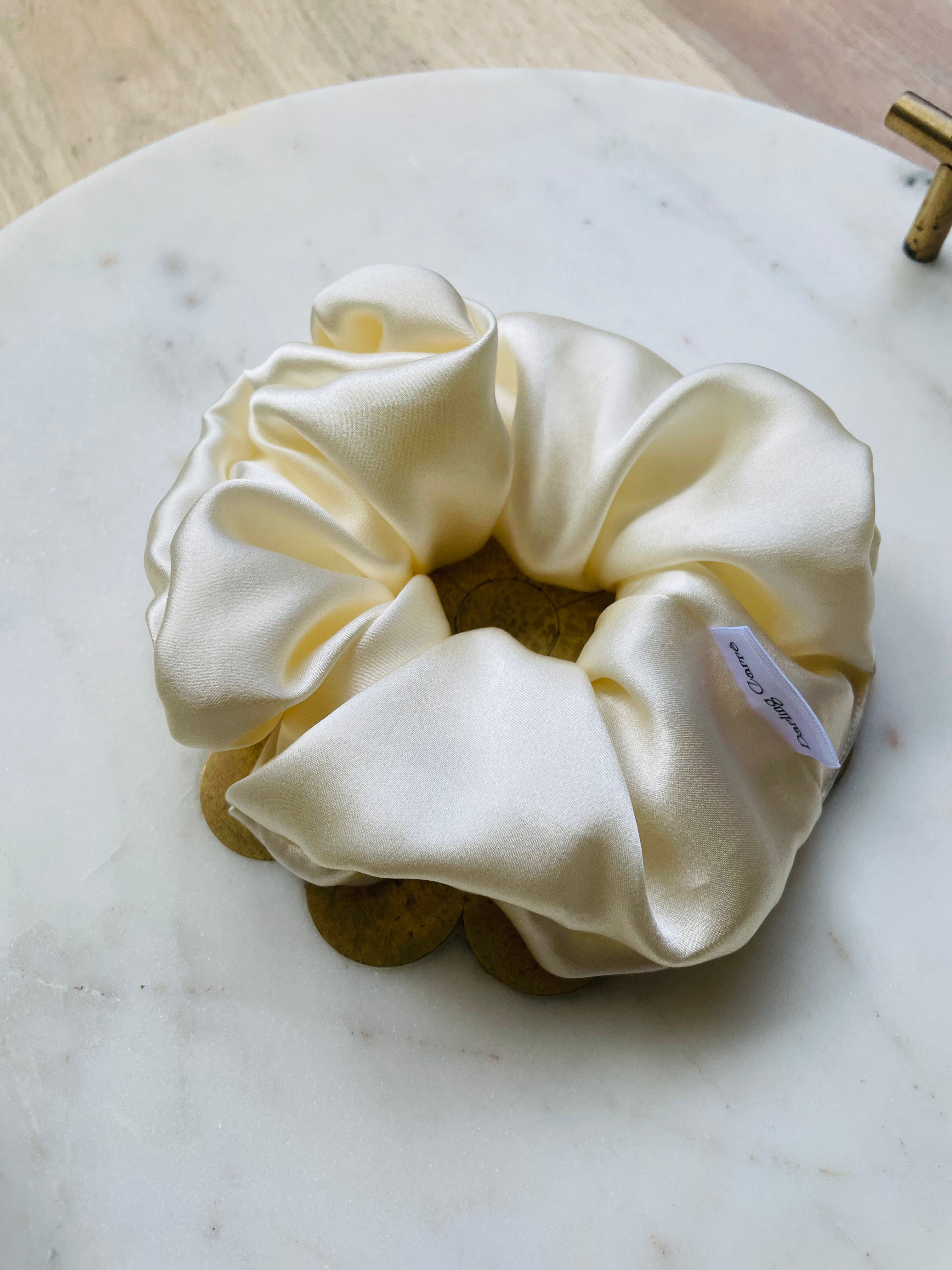 Elegance Up Silk Scrunchie Off White